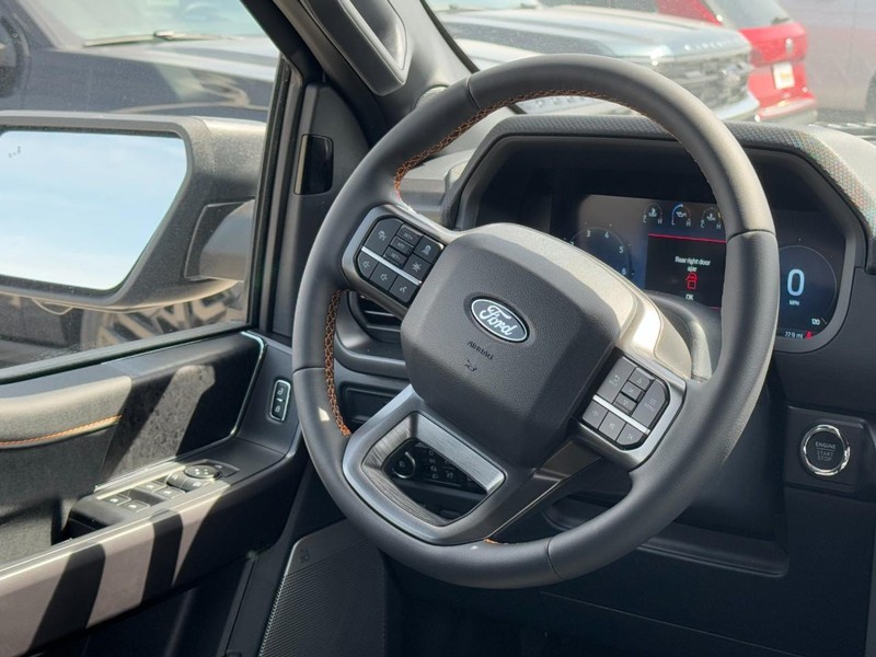 Ford F-150 Vehicle Full-screen Gallery Image 7