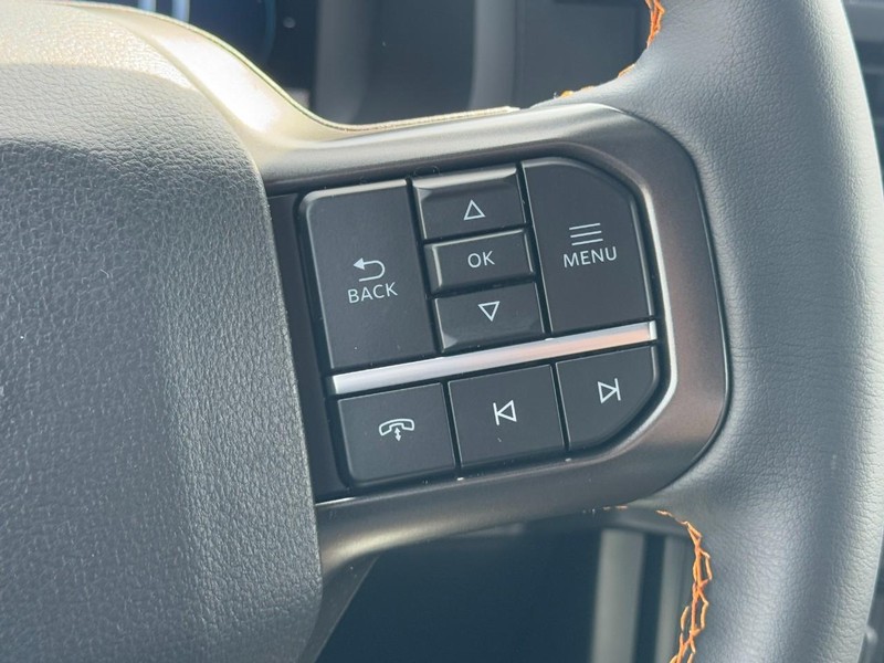 Ford F-150 Vehicle Full-screen Gallery Image 11