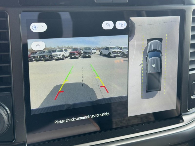 Ford F-150 Vehicle Full-screen Gallery Image 14