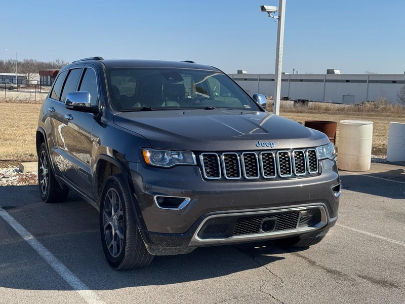 Jeep Grand Cherokee Vehicle Image 02