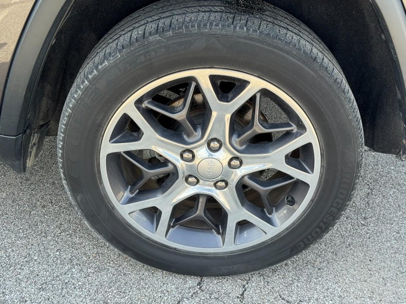 Jeep Grand Cherokee Vehicle Image 07