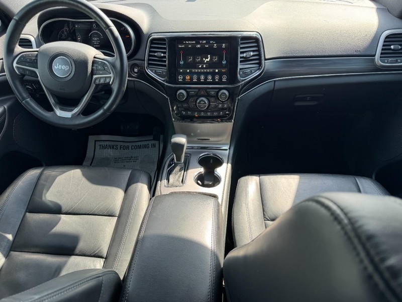 Jeep Grand Cherokee Vehicle Image 11