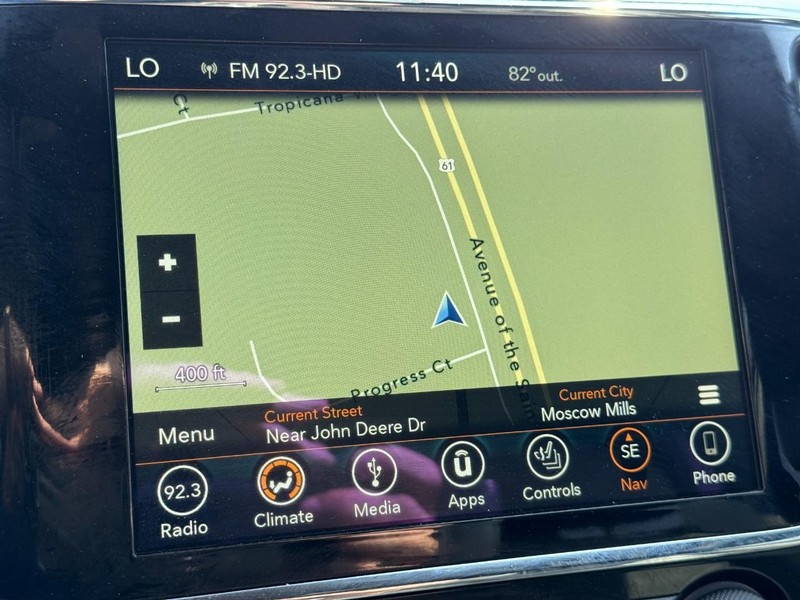 Jeep Grand Cherokee Vehicle Image 21