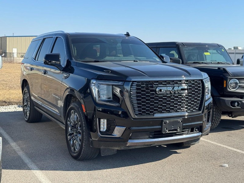 GMC Yukon Vehicle Image 02