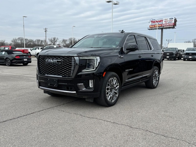GMC Yukon Vehicle Full-screen Gallery Image 7