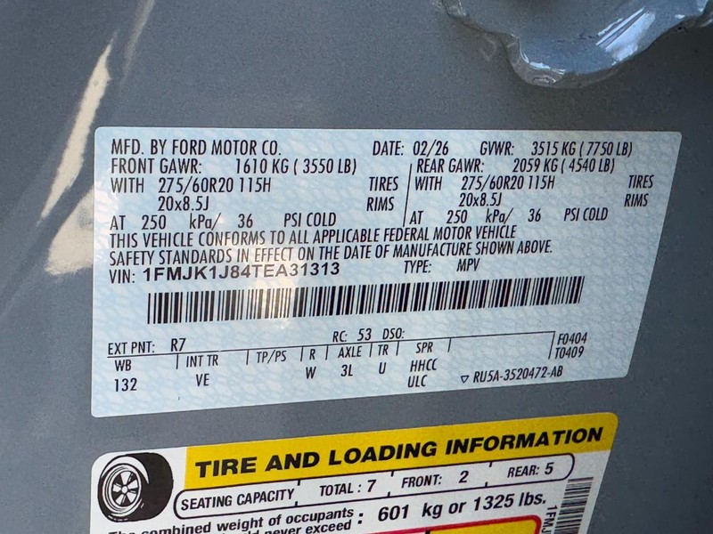 Ford Expedition Max Vehicle Full-screen Gallery Image 18