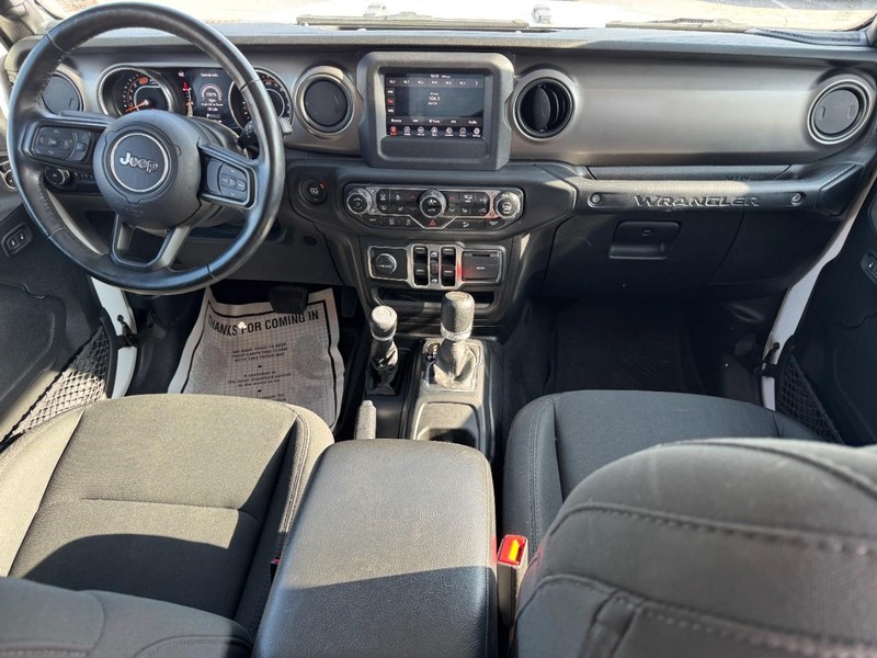 Jeep Wrangler Unlimited Vehicle Image 11