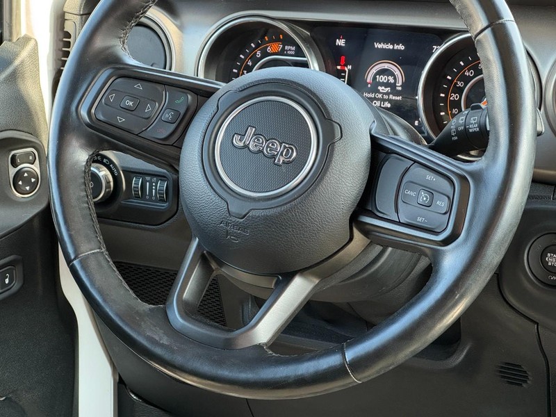 Jeep Wrangler Unlimited Vehicle Image 12