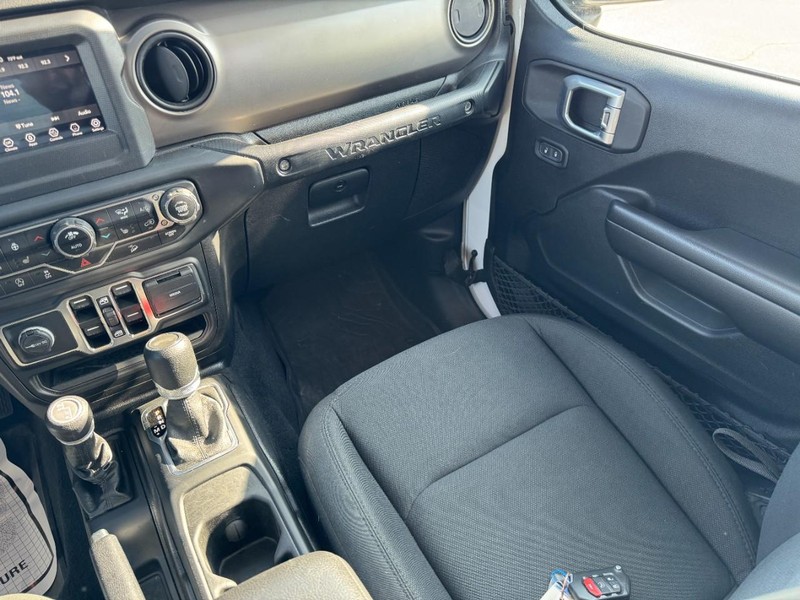 Jeep Wrangler Unlimited Vehicle Image 15