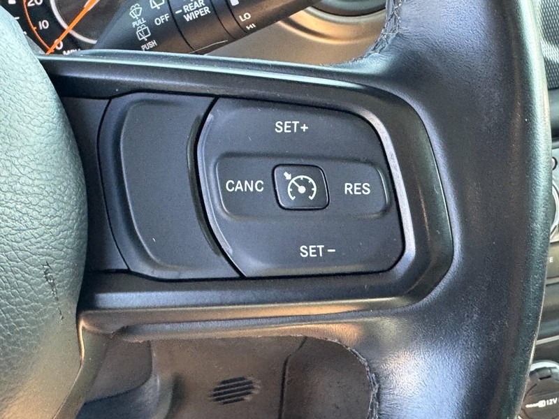 Jeep Wrangler Unlimited Vehicle Image 18