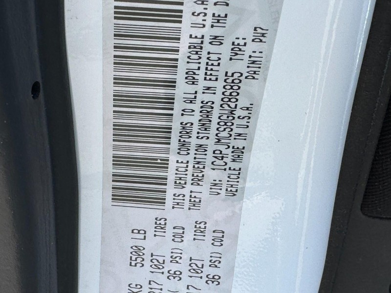 Jeep Cherokee Vehicle Image 24