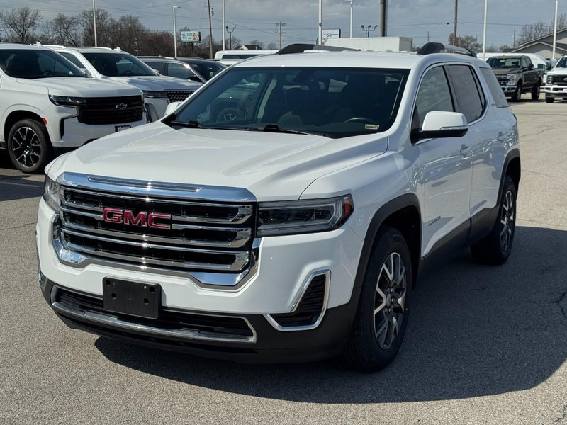 GMC Acadia Vehicle Full-screen Gallery Image 8