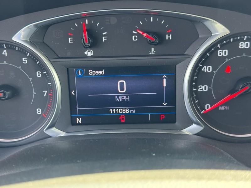 GMC Acadia Vehicle Full-screen Gallery Image 20