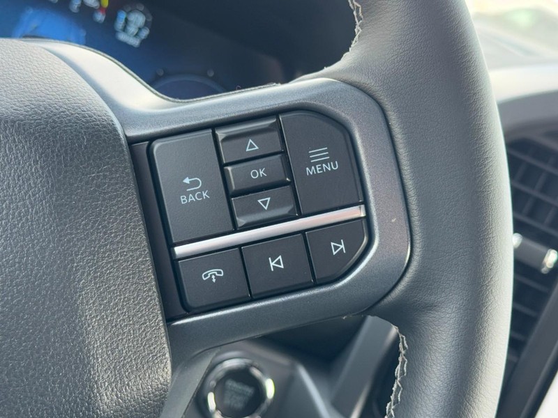 Ford F-150 Vehicle Full-screen Gallery Image 11