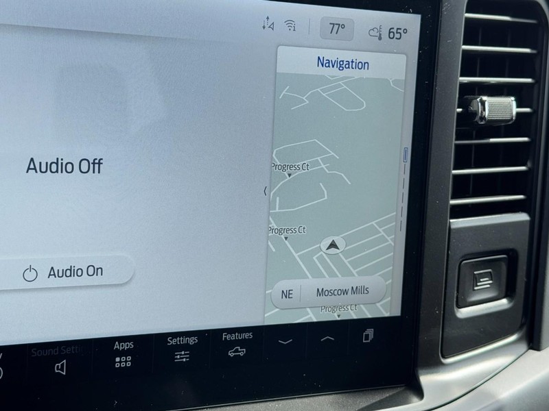 Ford F-150 Vehicle Full-screen Gallery Image 12