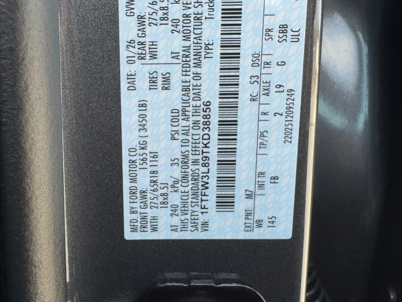 Ford F-150 Vehicle Full-screen Gallery Image 16