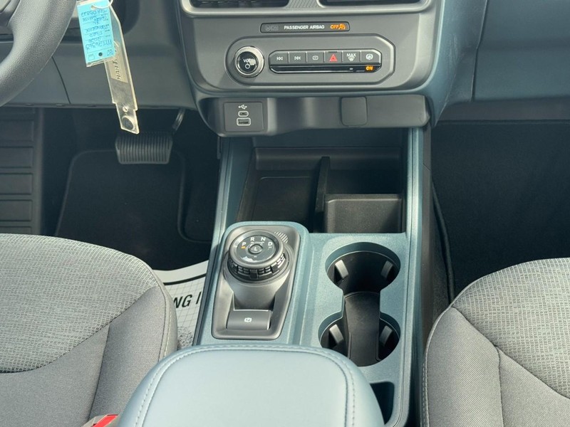 Ford Maverick Vehicle Full-screen Gallery Image 9