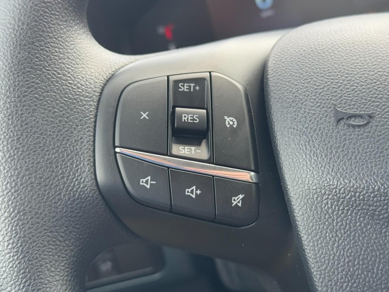 Ford Maverick Vehicle Full-screen Gallery Image 10