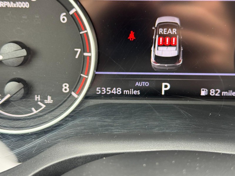 Nissan Rogue Vehicle Full-screen Gallery Image 18