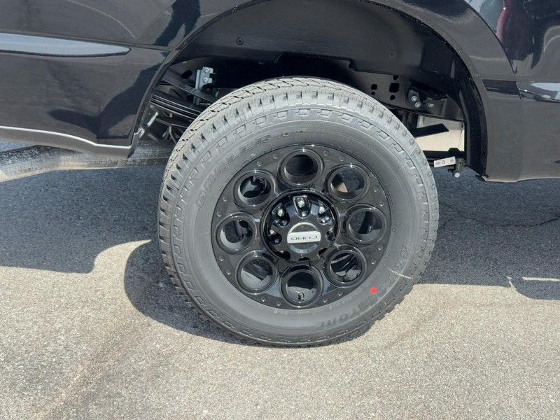 Ford Super Duty F-350 SRW Vehicle Full-screen Gallery Image 4