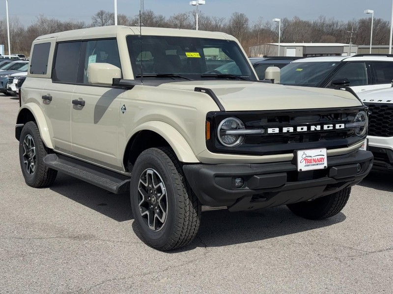 Ford Bronco Vehicle Image 02