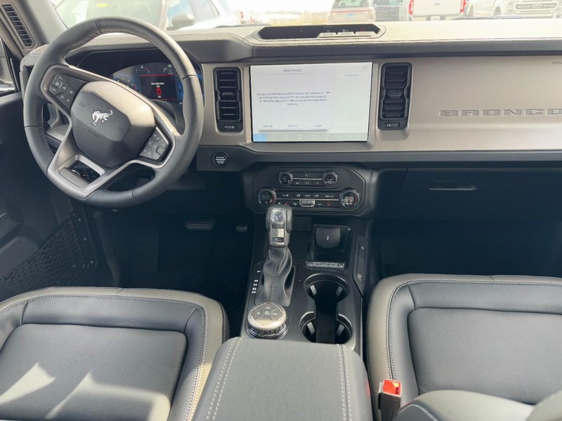 Ford Bronco Vehicle Image 06