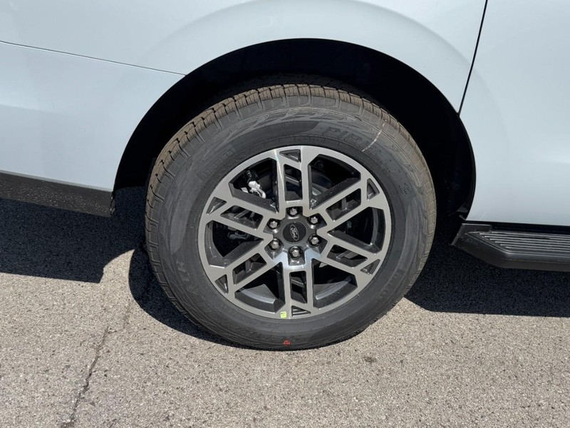 Ford Expedition Max Vehicle Image 04