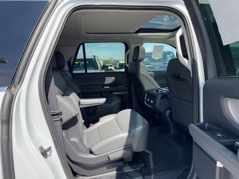 Ford Expedition Max Vehicle Image 05