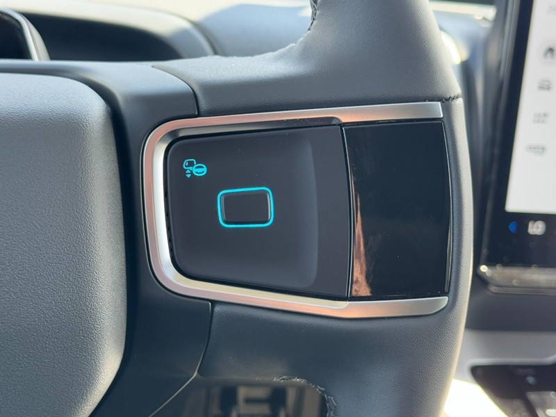 Ford Expedition Max Vehicle Image 12