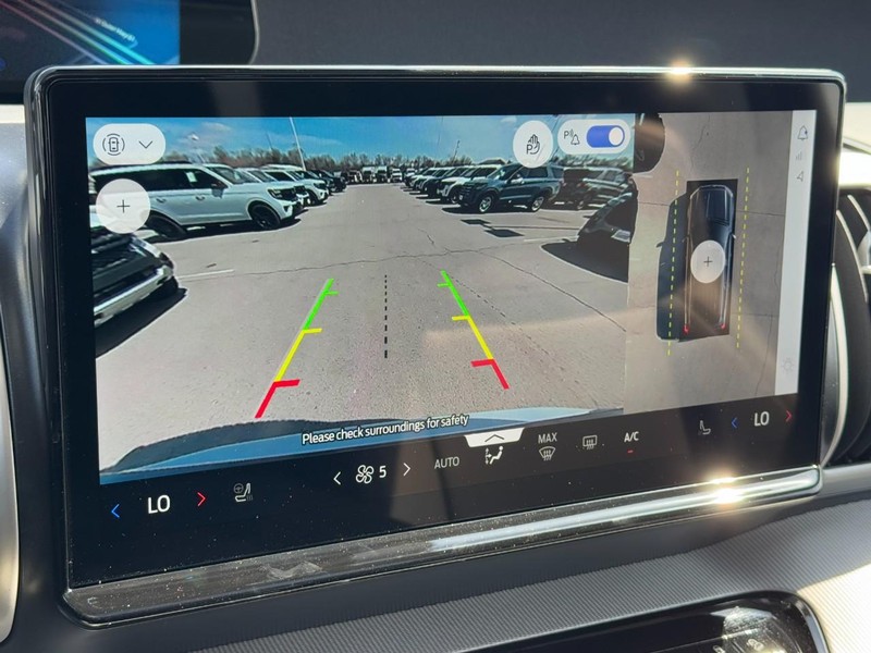 Ford Expedition Max Vehicle Image 15