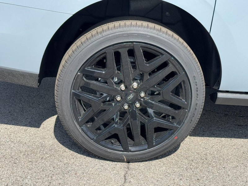 Ford Expedition Max Vehicle Image 04