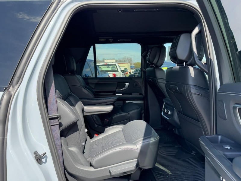 Ford Expedition Max Vehicle Image 05