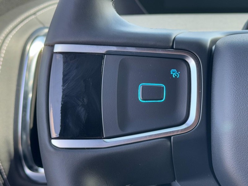 Ford Expedition Max Vehicle Image 11