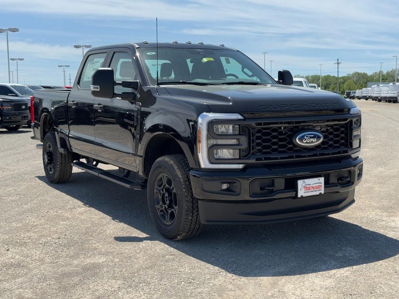 Ford Super Duty F-250 SRW Vehicle Image 02