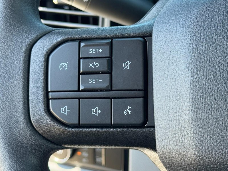 Ford Super Duty F-250 SRW Vehicle Image 10