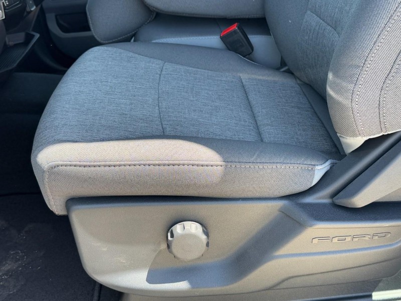 Ford Super Duty F-250 SRW Vehicle Image 14