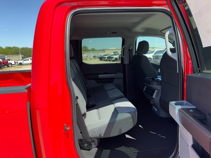 Ford Super Duty F-250 SRW Vehicle Image 05