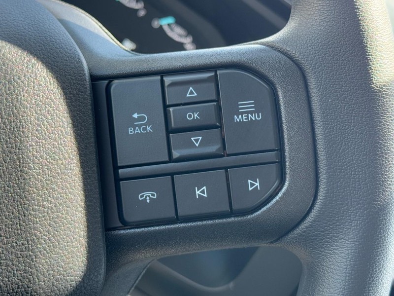 Ford Super Duty F-250 SRW Vehicle Image 11