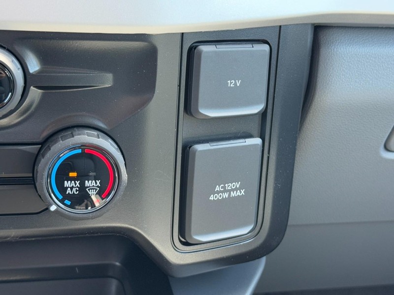 Ford Super Duty F-250 SRW Vehicle Image 12