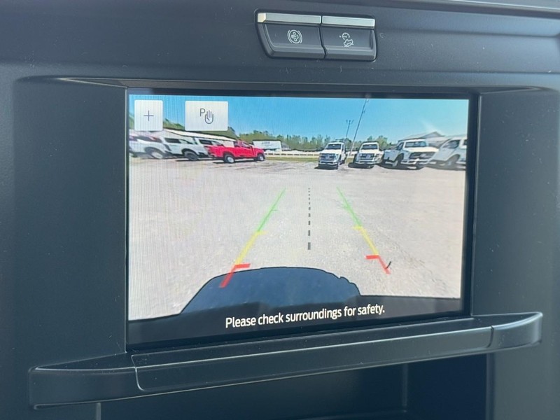 Ford Super Duty F-250 SRW Vehicle Image 13