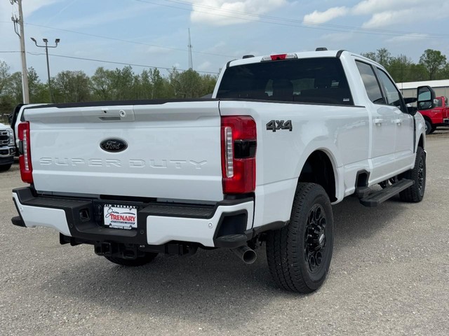 Ford Super Duty F-350 SRW Vehicle Full-screen Gallery Image 3