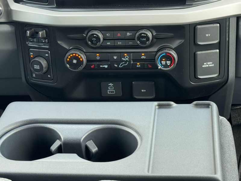 Ford Super Duty F-350 SRW Vehicle Image 09