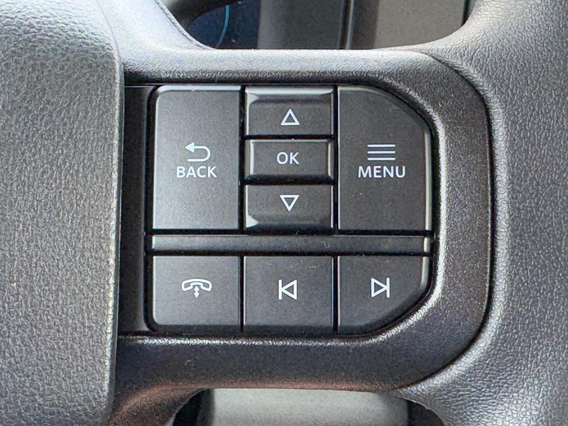 Ford Super Duty F-350 SRW Vehicle Image 11