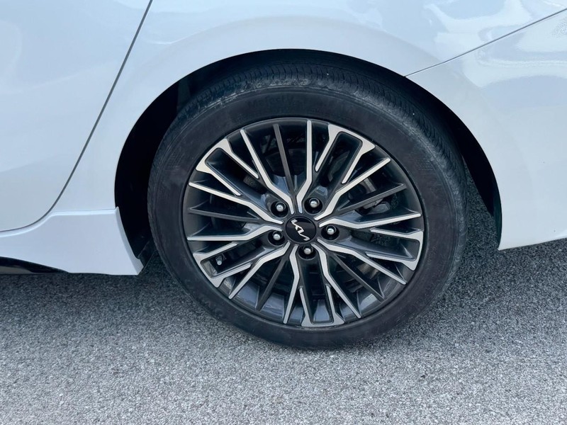 Kia Forte Vehicle Image 07