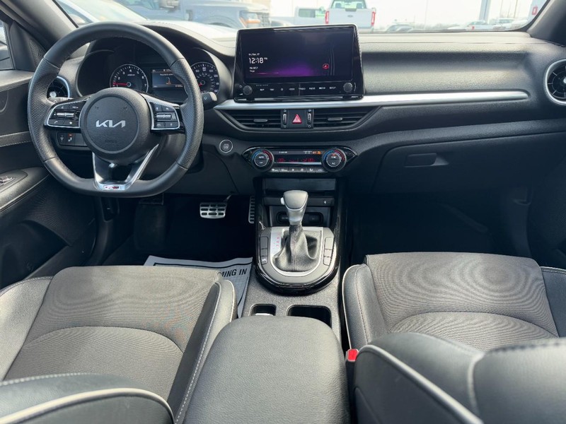 Kia Forte Vehicle Image 11