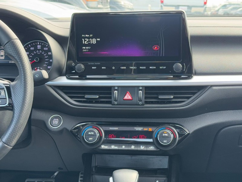 Kia Forte Vehicle Image 13