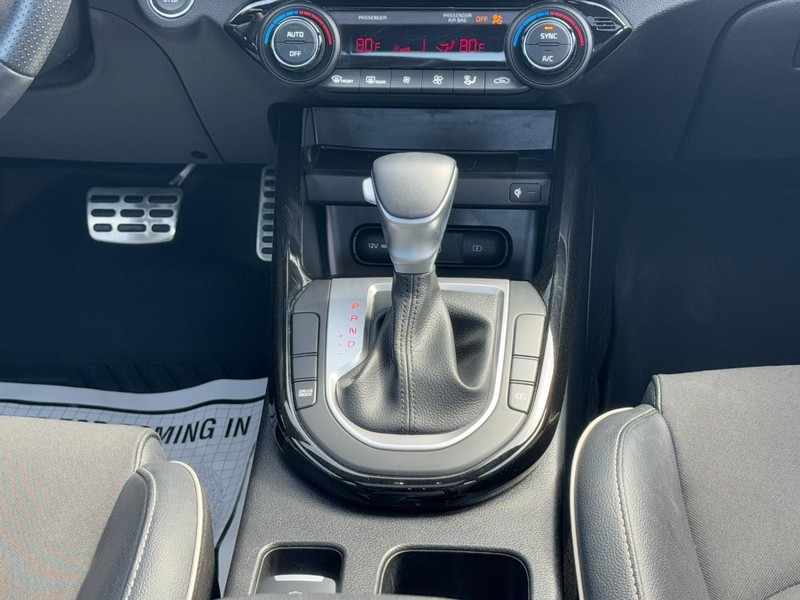 Kia Forte Vehicle Image 14