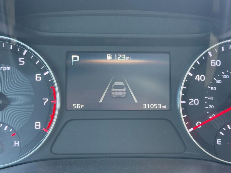 Kia Forte Vehicle Image 18