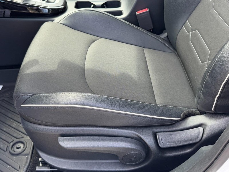 Kia Forte Vehicle Image 22