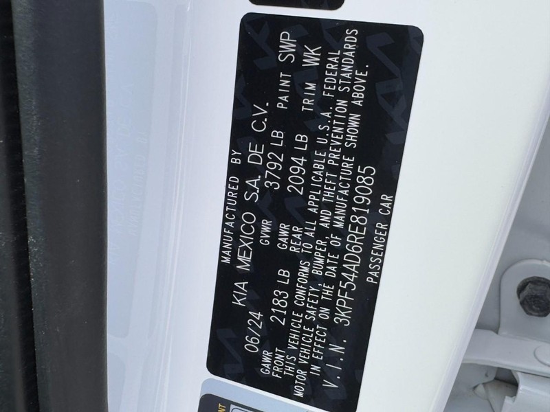 Kia Forte Vehicle Image 23